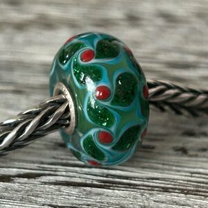 TROLLBEADS Holiday Glitter Swirls Unique LAA 925S NEW! Green Turquoise & Red